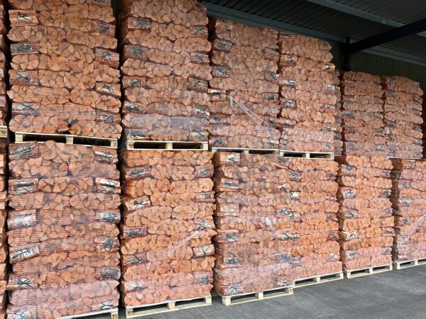 Birch Firewood 25cm Logs - 40ltr (5 Bags) - Image 3